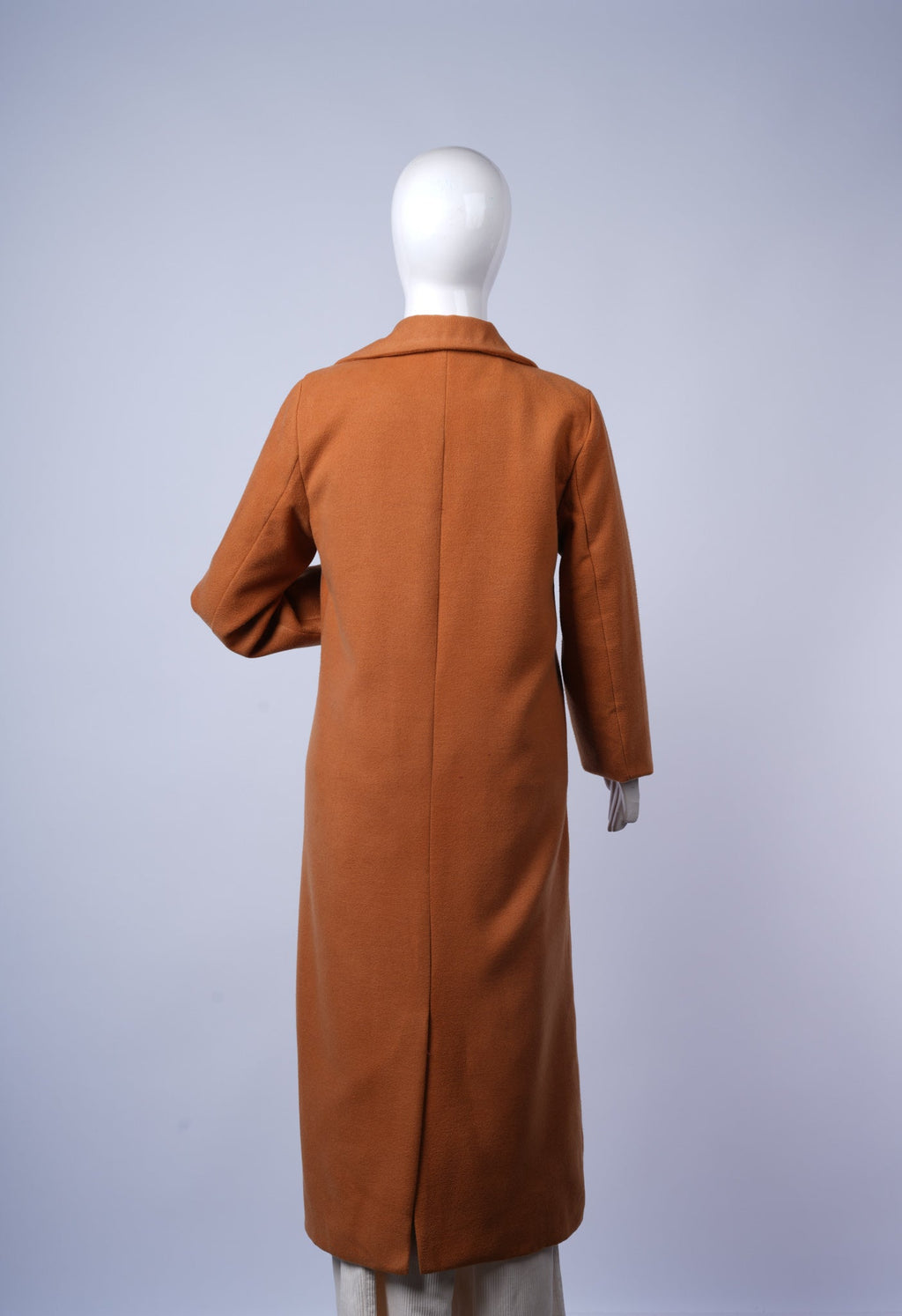 Stylish long-sleeve camel coat perfect for formal or smart-casual layering.