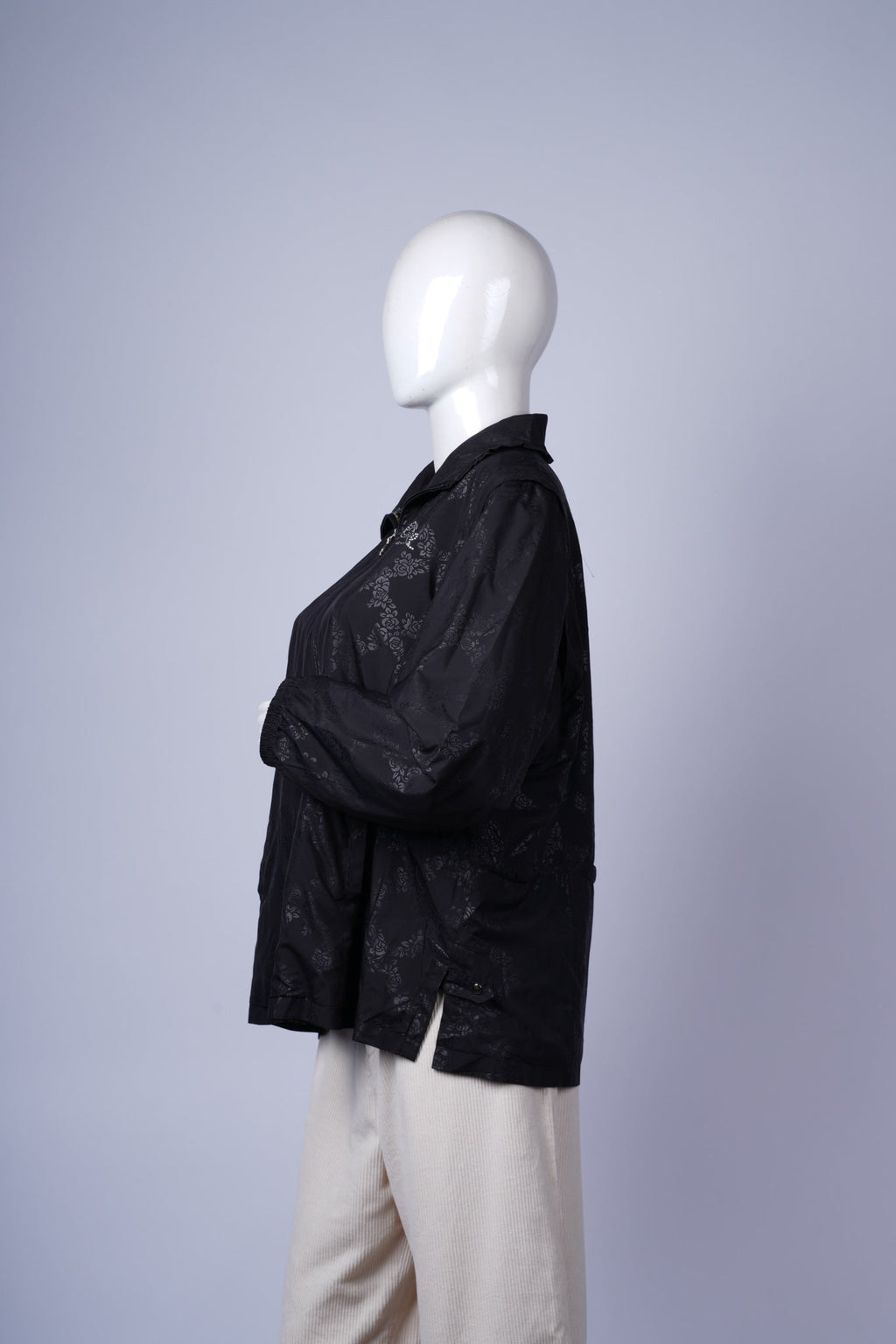 Stylish zip-up jacket featuring versatile design and comfortable fit.