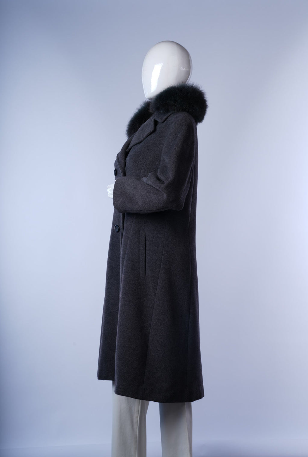 Timeless wool Chester coat ? elegant vintage outerwear