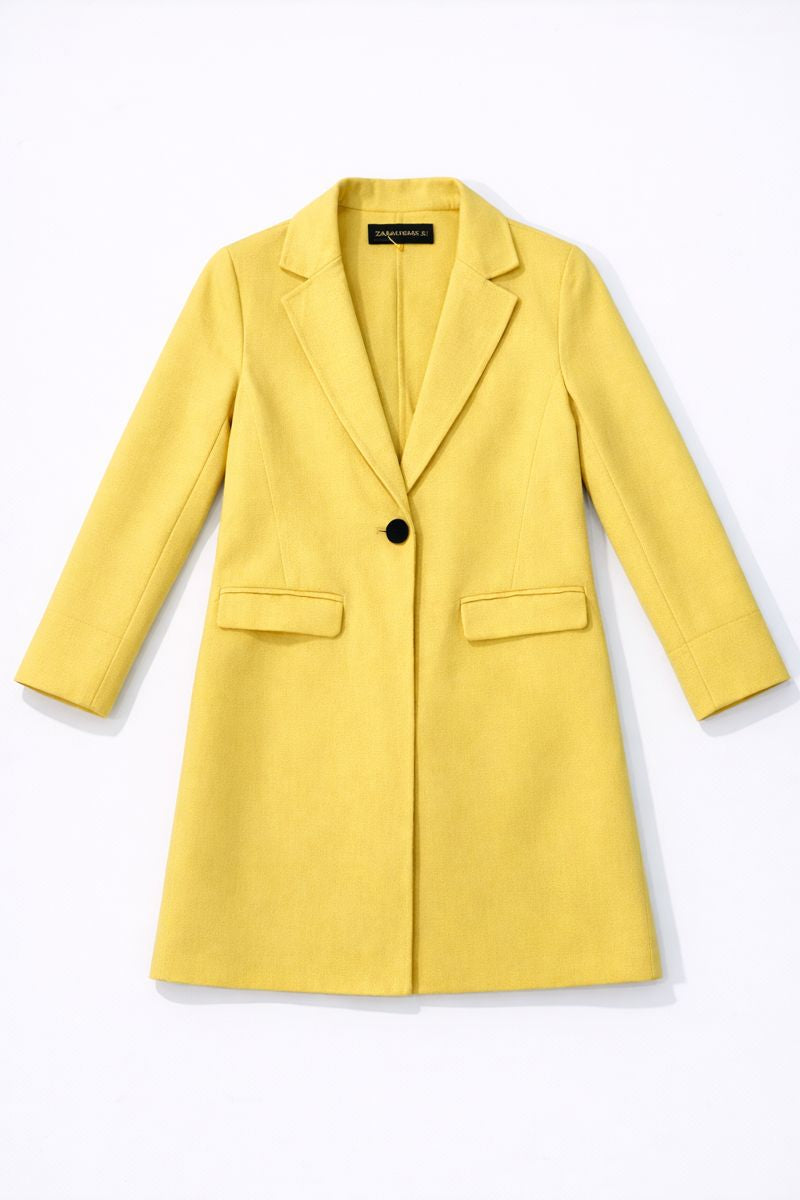 Single-breasted wool coat with notch lapels, single-button closure, and flap pockets