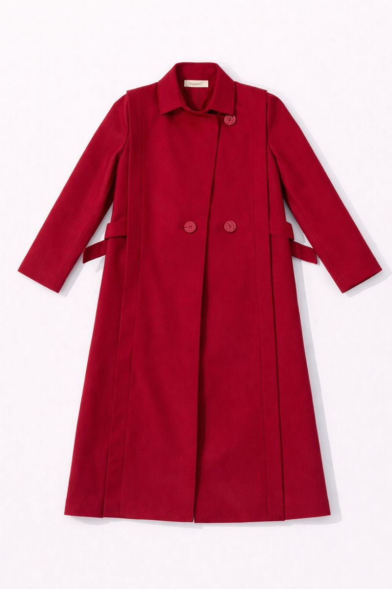 Single-breasted ribbed overcoat with waist tabs and button closure, knee-length design
