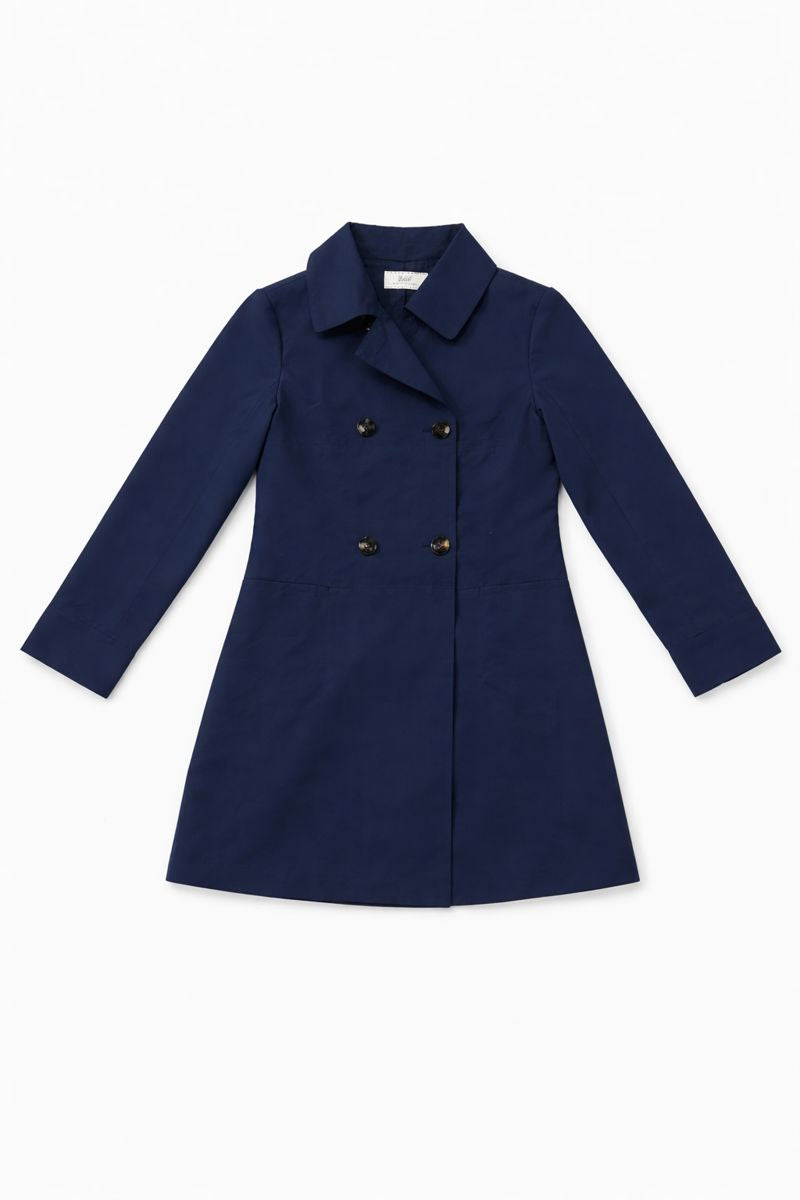 Women? short double breasted tailored coat with long sleeves and classic collar