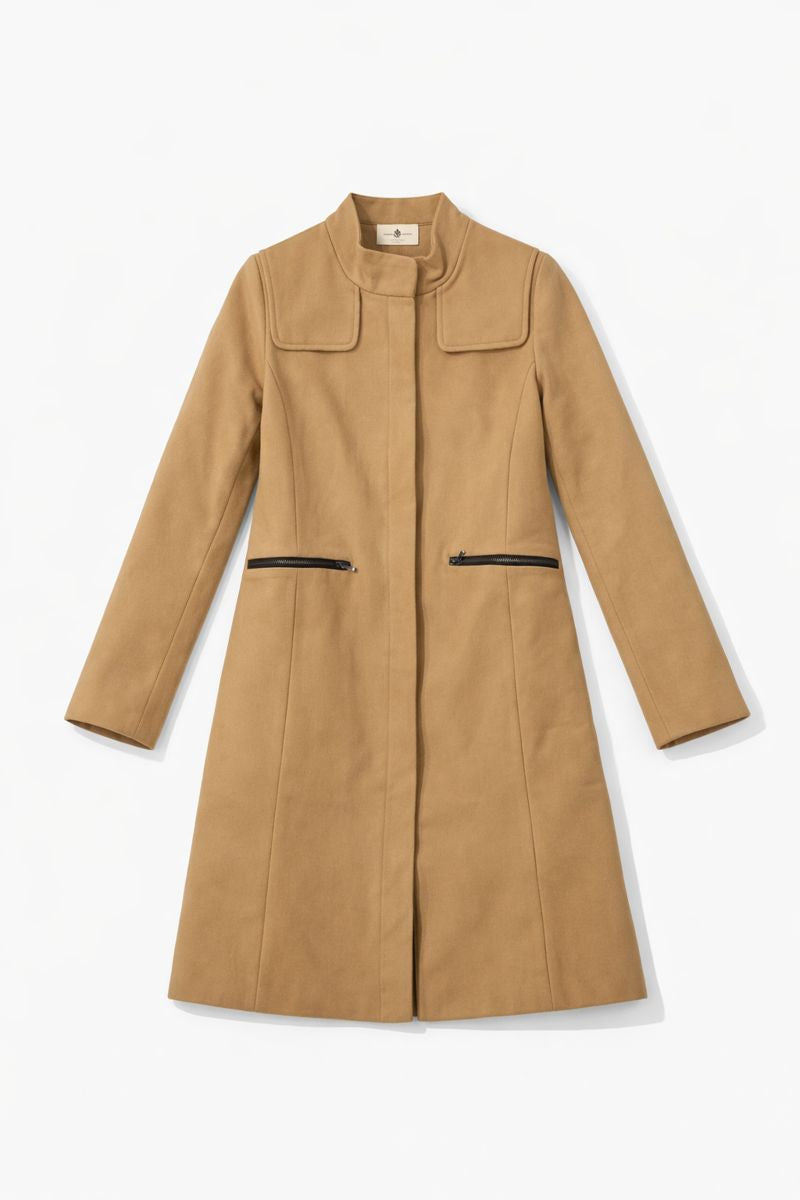  mid-length single-breasted coat with stand-up collar, decorative shoulder flaps, long sleeves, and two front pockets with black trim