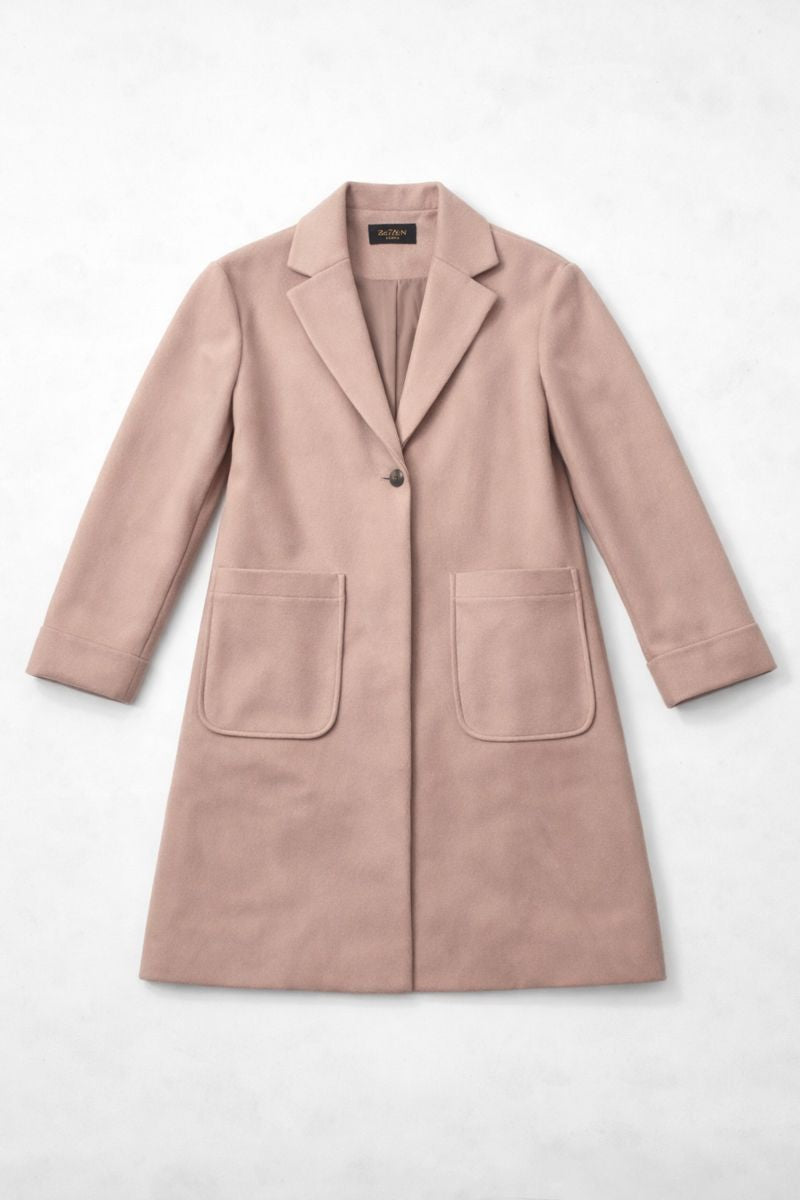 Preloved pink foil-boucl·four-pocket topper jacket with notched collar and three-button closure